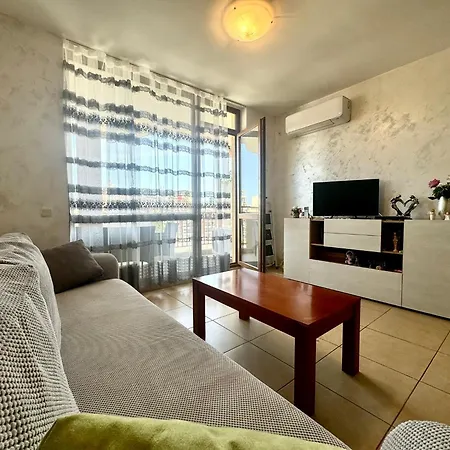 Bratanov Ashton Hall Apartman Napospart