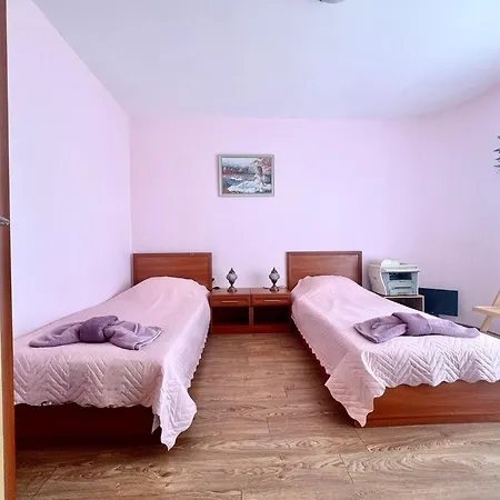 Apartman Bratanov Ashton Hall Napospart